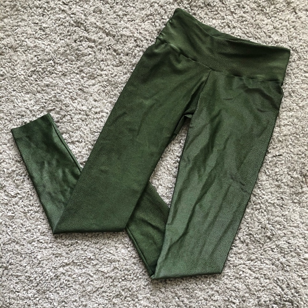 EUC Candida Maria Size M Green print leggings